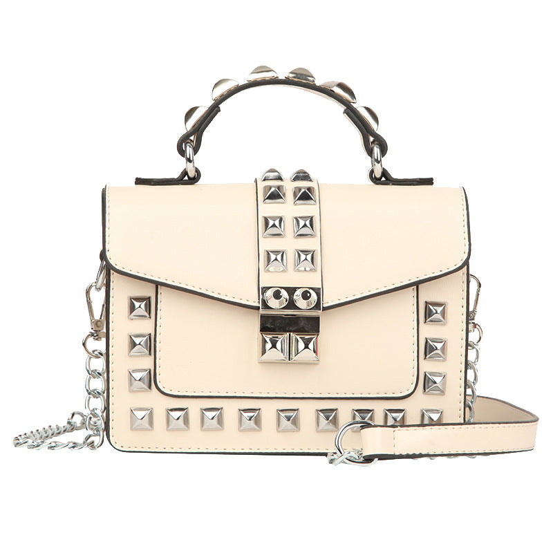 Chain stud shoulder bag - Purse-sway-ion.com