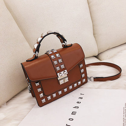 Chain stud shoulder bag - Purse-sway-ion.com